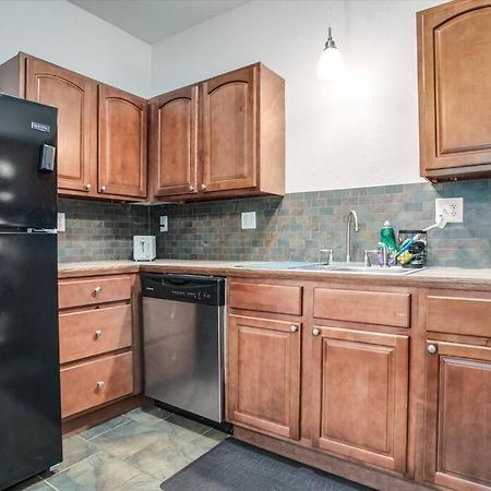 Oasis Midtown Kc- 2 Bedroom Apt Канзас-Сити Экстерьер фото